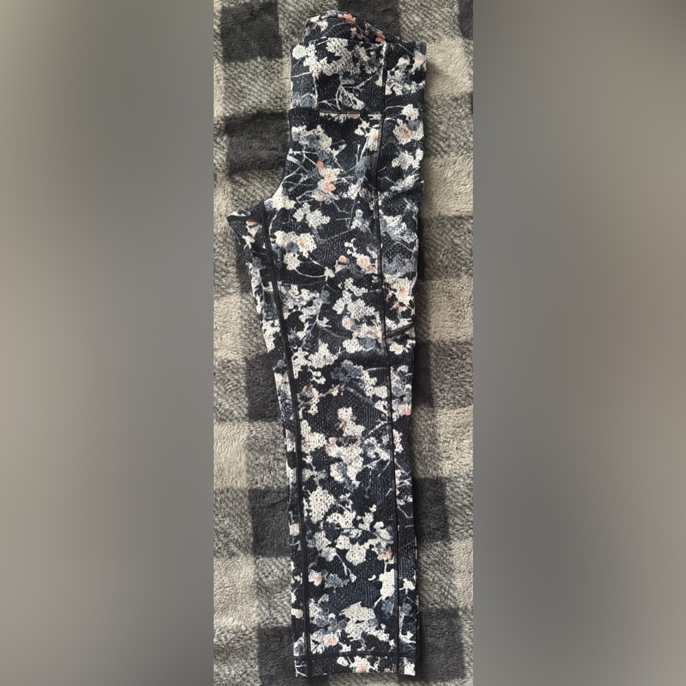 Lululemon Athletica Floral Patterned Leggings Size 4 - Picture 2 of 6